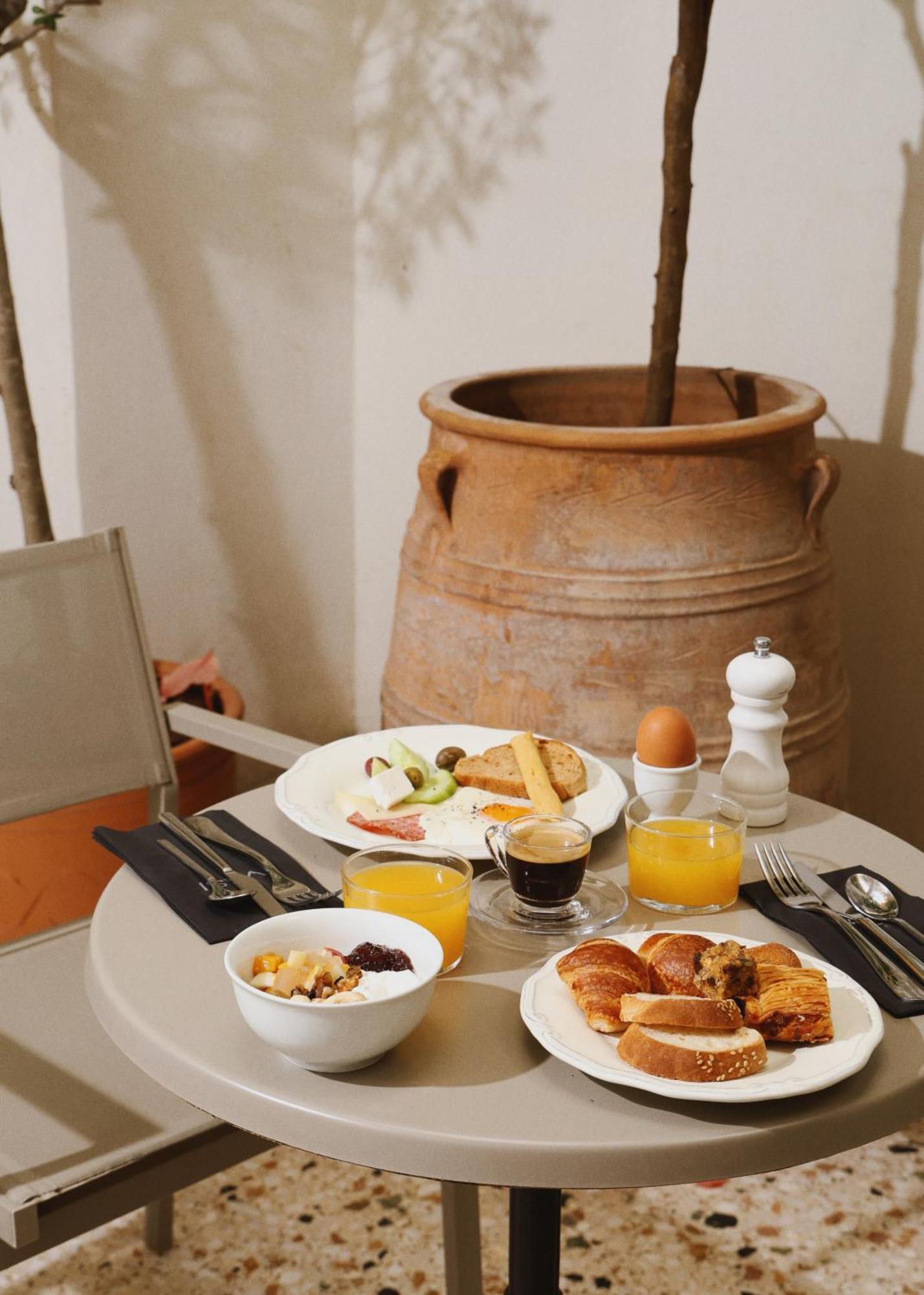 Vasi Hotel Атина Екстериор снимка